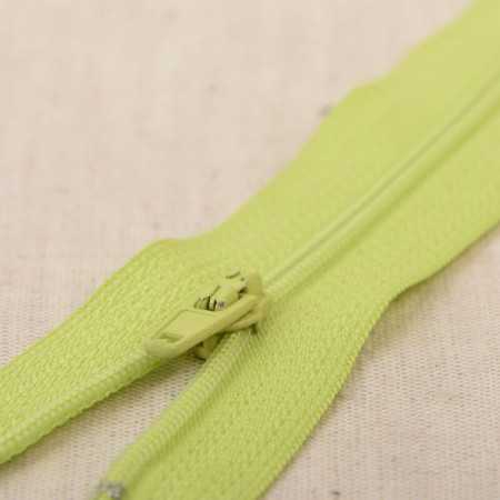 Fermeture non séparable fine polyester N°2 - Vert clair - Coloris 874 - de 10 à 60 cm